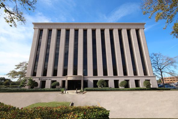 507 N Sam Houston Pkwy E, Houston, TX 77060